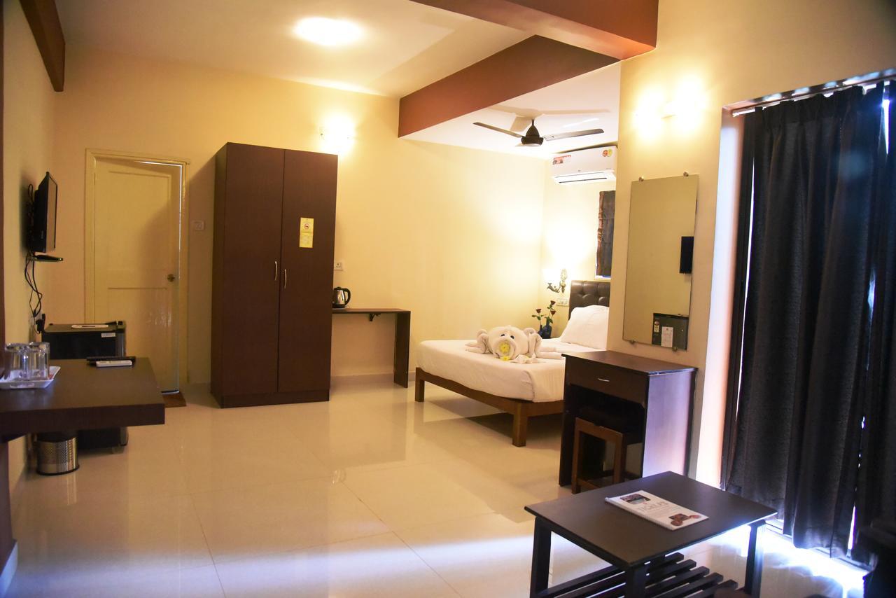Ticlo Resorts Calangute Bagian luar foto